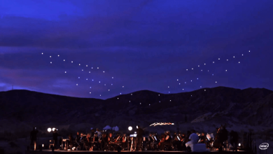 Intel a operat 100 de drone simultan, pentru un joc fascinant de lumini in vazduh Intel a operat 100 de drone simultan