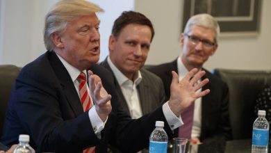 Donald Trump blocheaza vanzarea companiei americane Qualcomm Donald Trump blocheaza vanzarea companiei americane Qualcomm